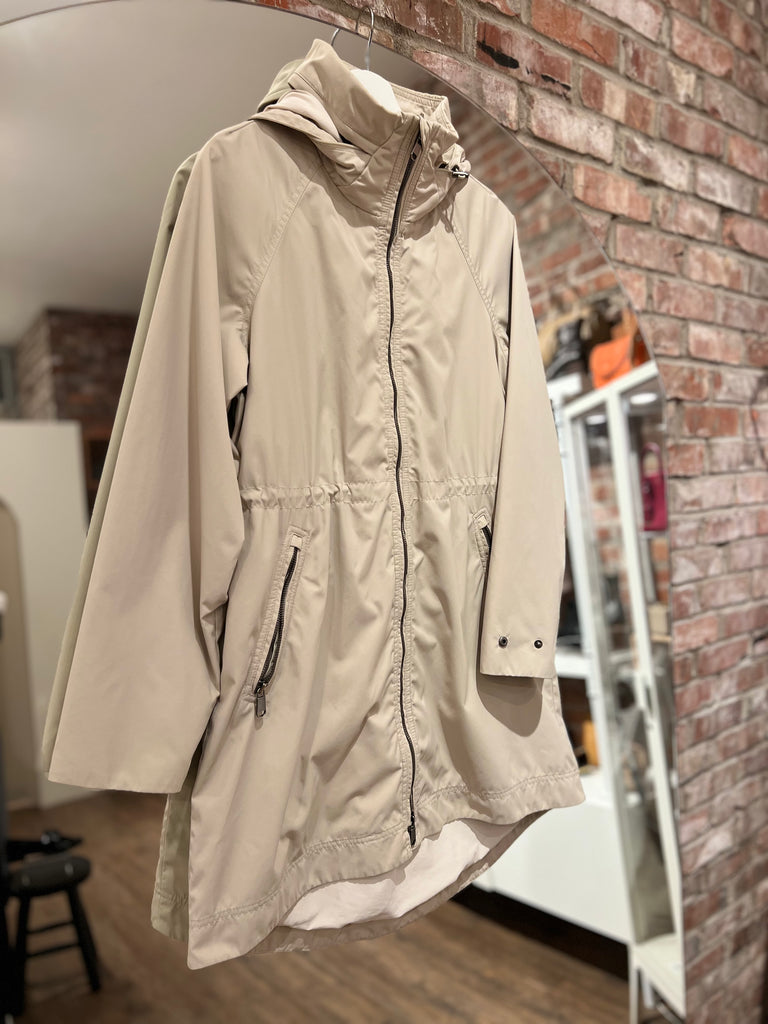 Aritzia hot sale rain jacket